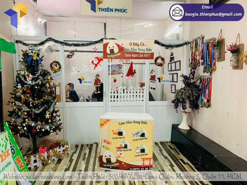 Tận dụng lợi ích của quầy nhựa sampling bán hàng trong DN